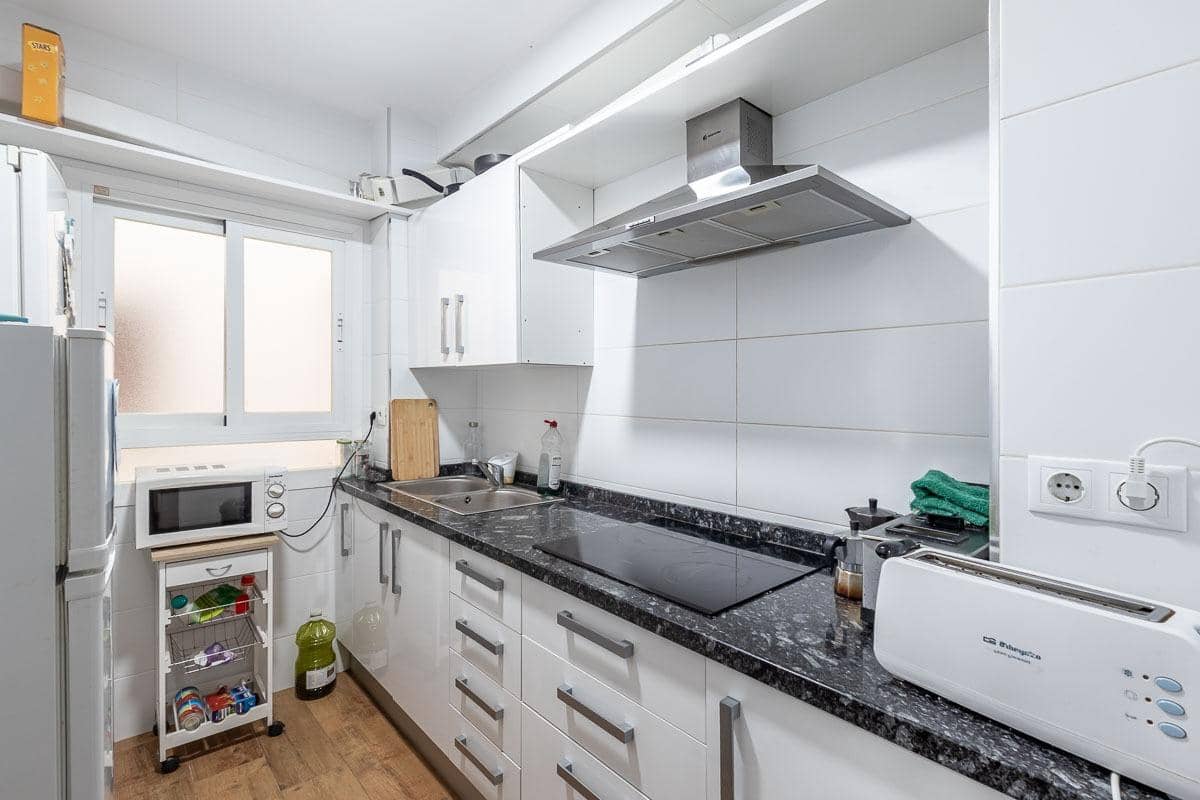 4 slaapkamer Flat te koop in Granada stad - € 280.000 (Ref: 10025611)