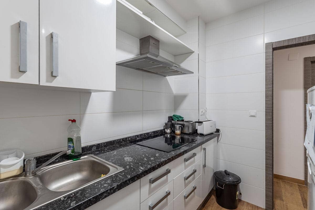 4 slaapkamer Flat te koop in Granada stad - € 280.000 (Ref: 10025611)