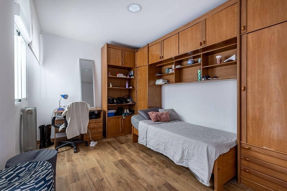 4 slaapkamer Flat te koop in Granada stad - € 280.000 (Ref: 10025611)
