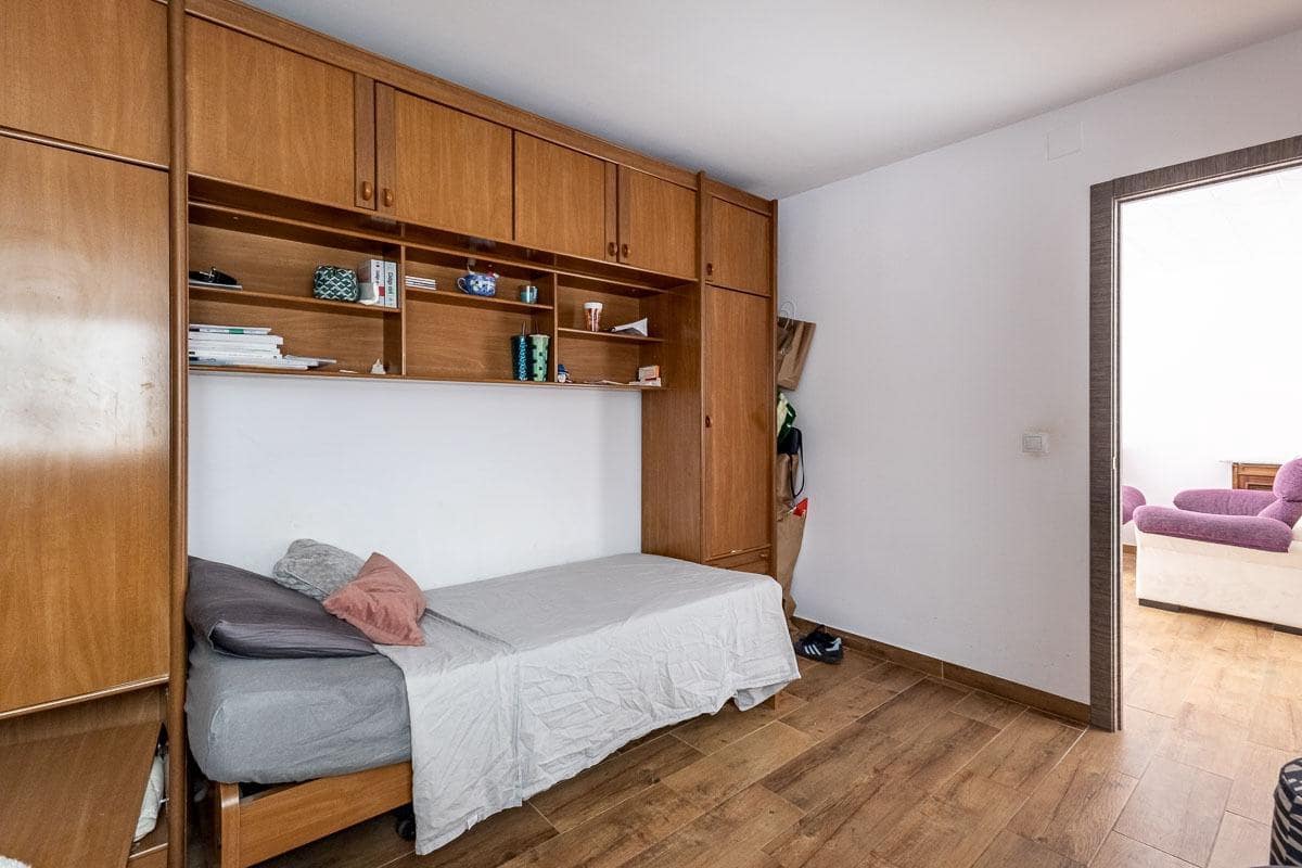 4 slaapkamer Flat te koop in Granada stad - € 280.000 (Ref: 10025611)
