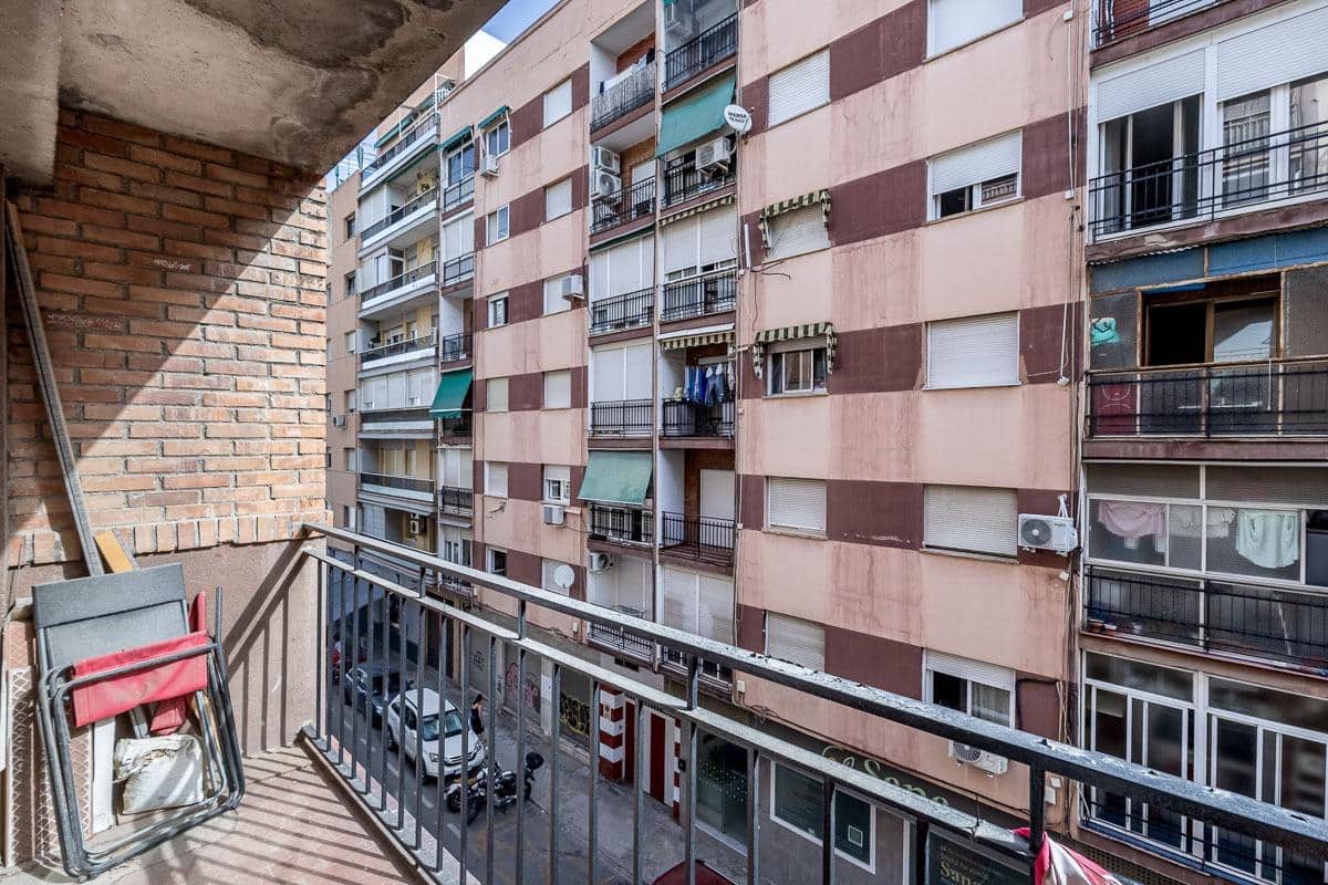 4 slaapkamer Flat te koop in Granada stad - € 280.000 (Ref: 10025611)
