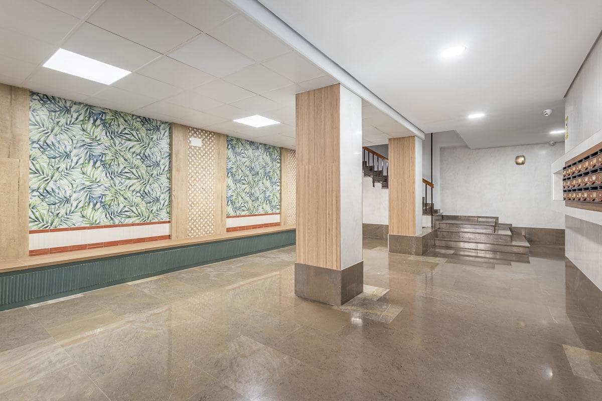 4 slaapkamer Flat te koop in Granada stad - € 280.000 (Ref: 10025611)