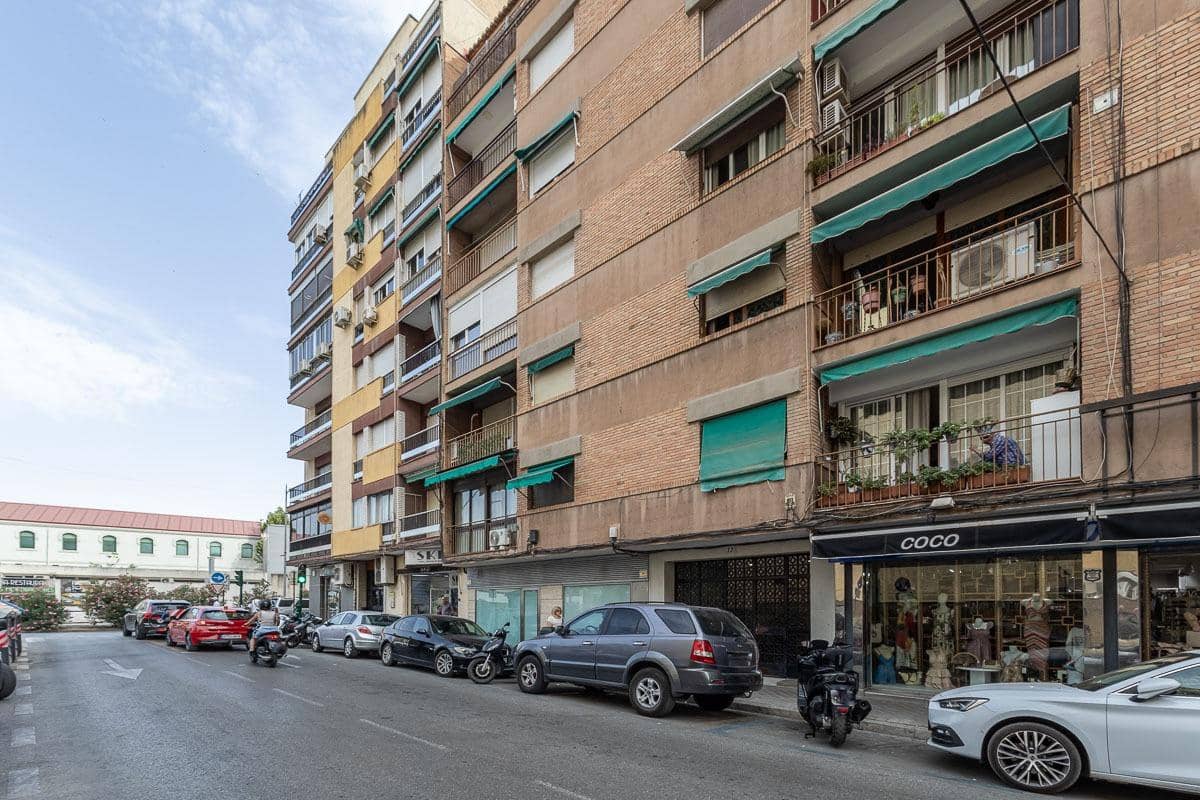 4 slaapkamer Flat te koop in Granada stad - € 280.000 (Ref: 10025611)