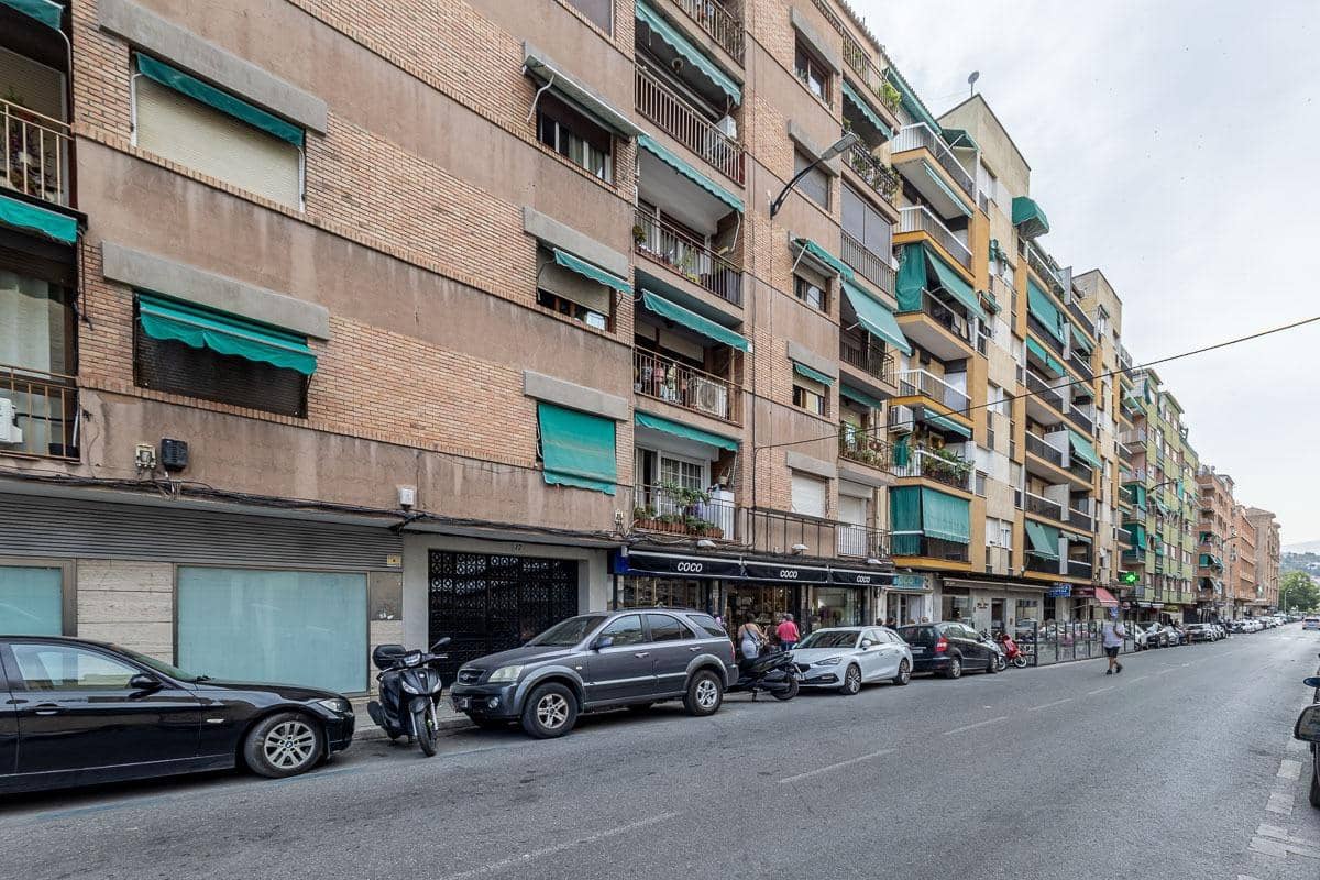 4 slaapkamer Flat te koop in Granada stad - € 280.000 (Ref: 10025611)