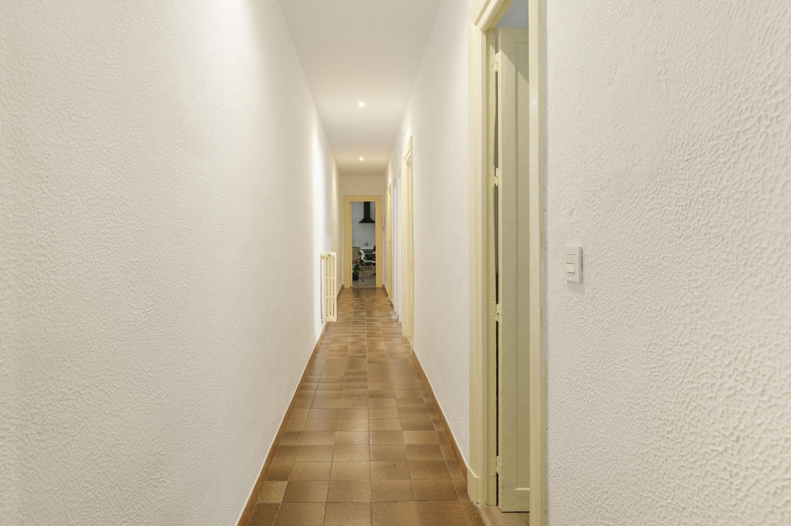 6 bedroom Flat for sale in Granada city - € 494,000 (Ref: 10027477)