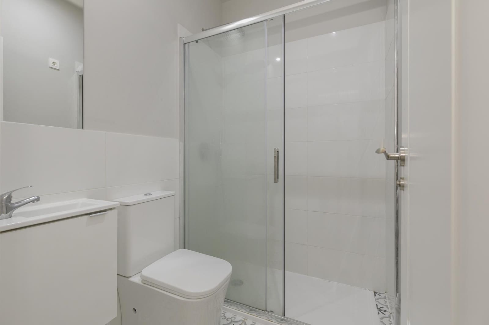 6 bedroom Flat for sale in Granada city - € 494,000 (Ref: 10027477)