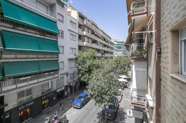 6 bedroom Flat for sale in Centro, Granada city - € 494,000 (Ref: 10027477)