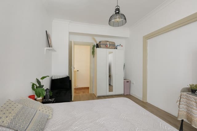 6 bedroom Flat for sale in Centro, Granada city - € 494,000 (Ref: 10027477)