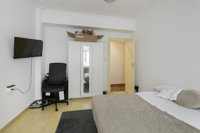 6 bedroom Flat for sale in Centro, Granada city - € 494,000 (Ref: 10027477)
