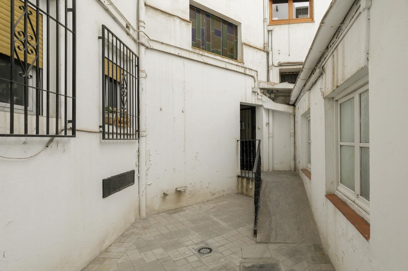 6 bedroom Flat for sale in Granada city - € 494,000 (Ref: 10027477)