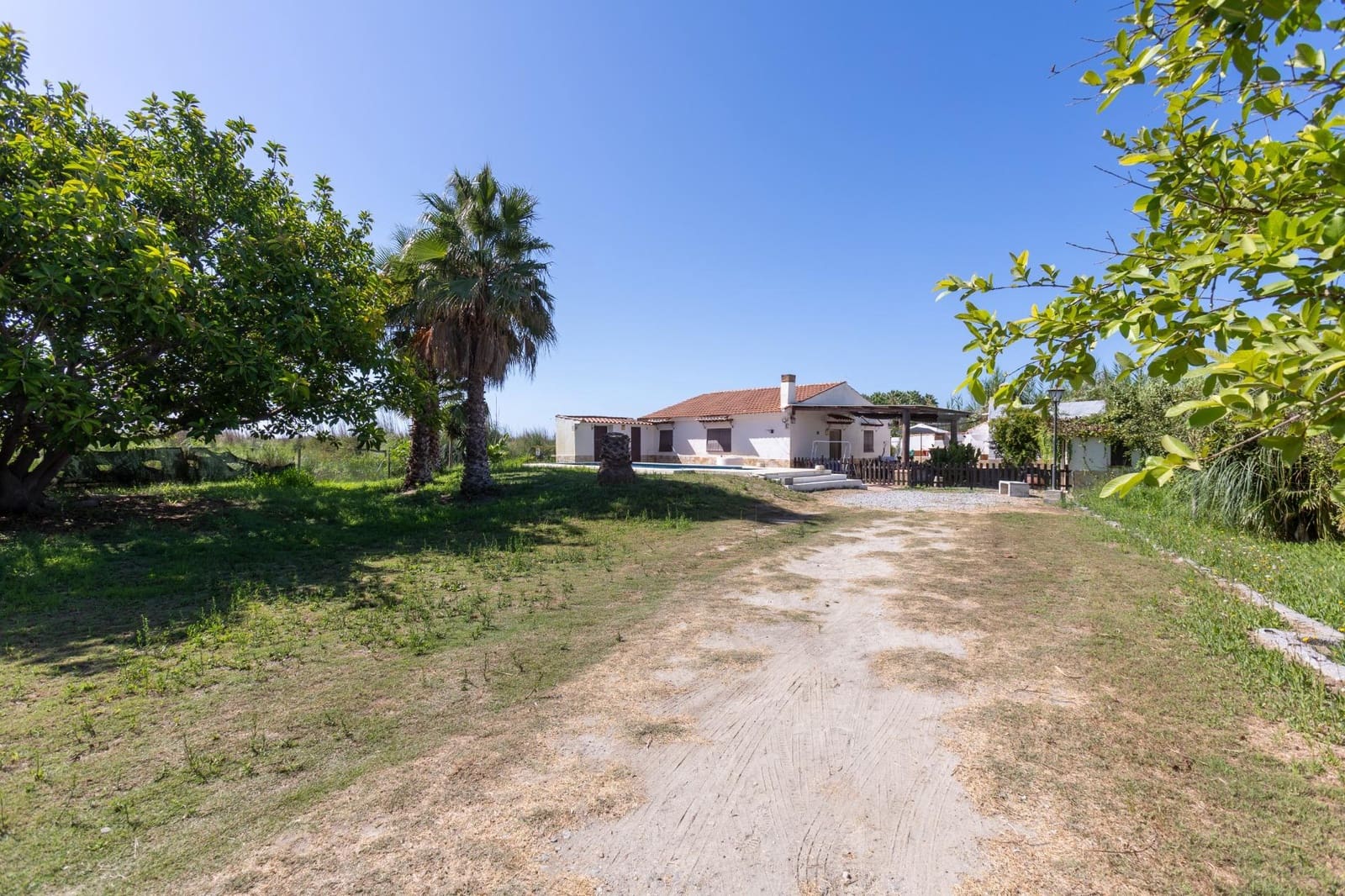 4 bedroom Villa for sale in Motril with pool - € 295,000 (Ref: 10030724)