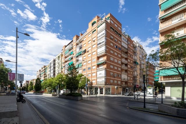 4 makuuhuone Asunto myytävänä paikassa Camino de Ronda - Rosaleda, Granada kaupunki - 350 000 € (Ref: 10030726)