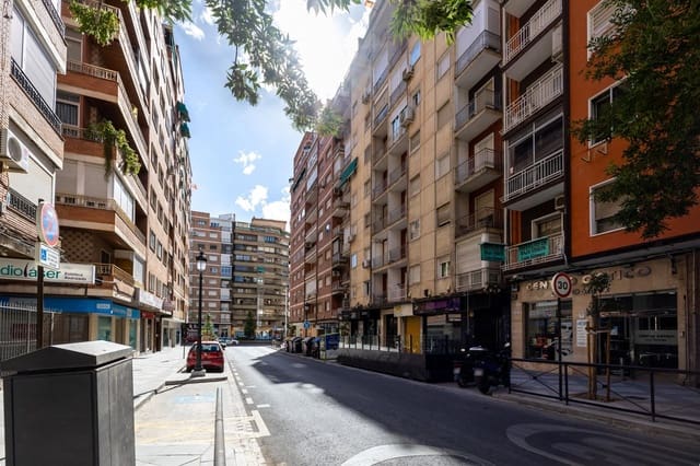 4 makuuhuone Asunto myytävänä paikassa Camino de Ronda - Rosaleda, Granada kaupunki - 350 000 € (Ref: 10030726)