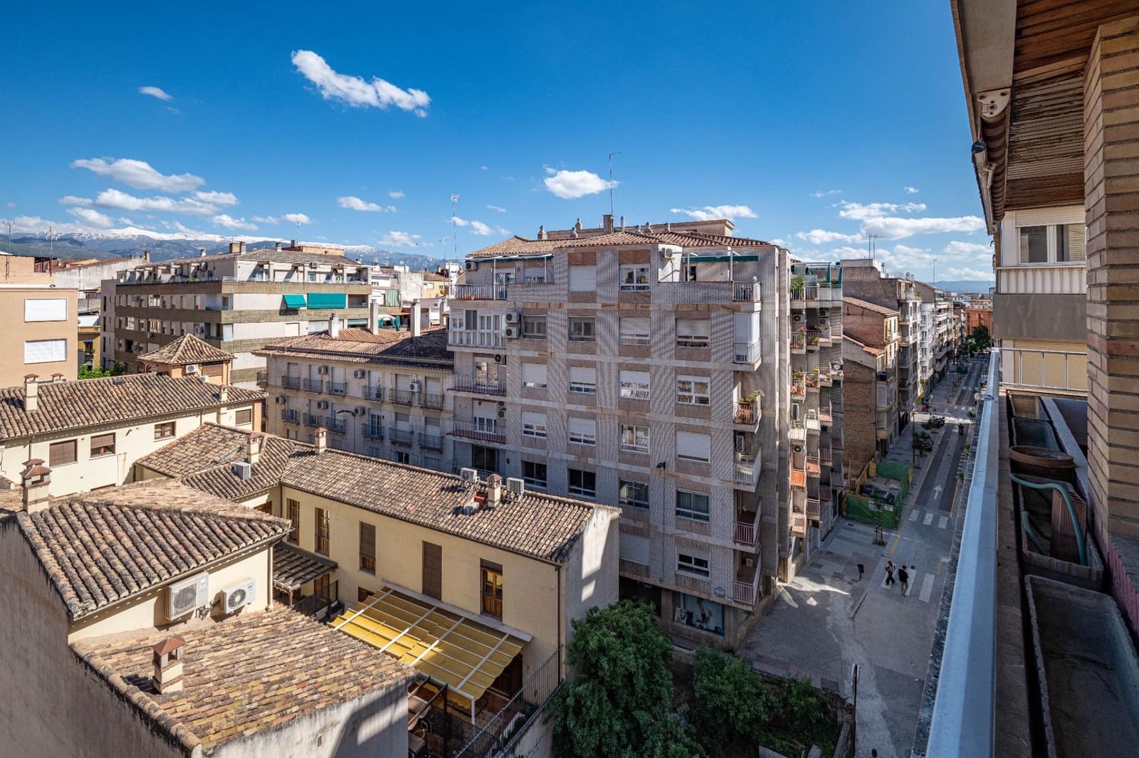 5 bedroom Flat for sale in Granada city with garage - € 790,000 (Ref: 10031973)