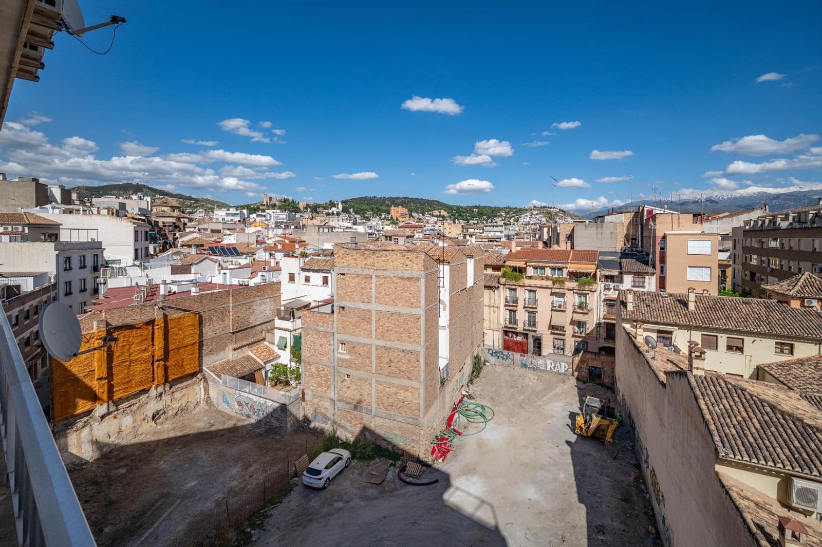 5 bedroom Flat for sale in Granada city with garage - € 790,000 (Ref: 10031973)