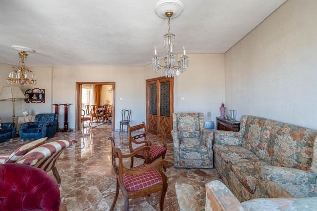 5 bedroom Flat for sale in Centro, Granada city with garage - € 790,000 (Ref: 10031973)