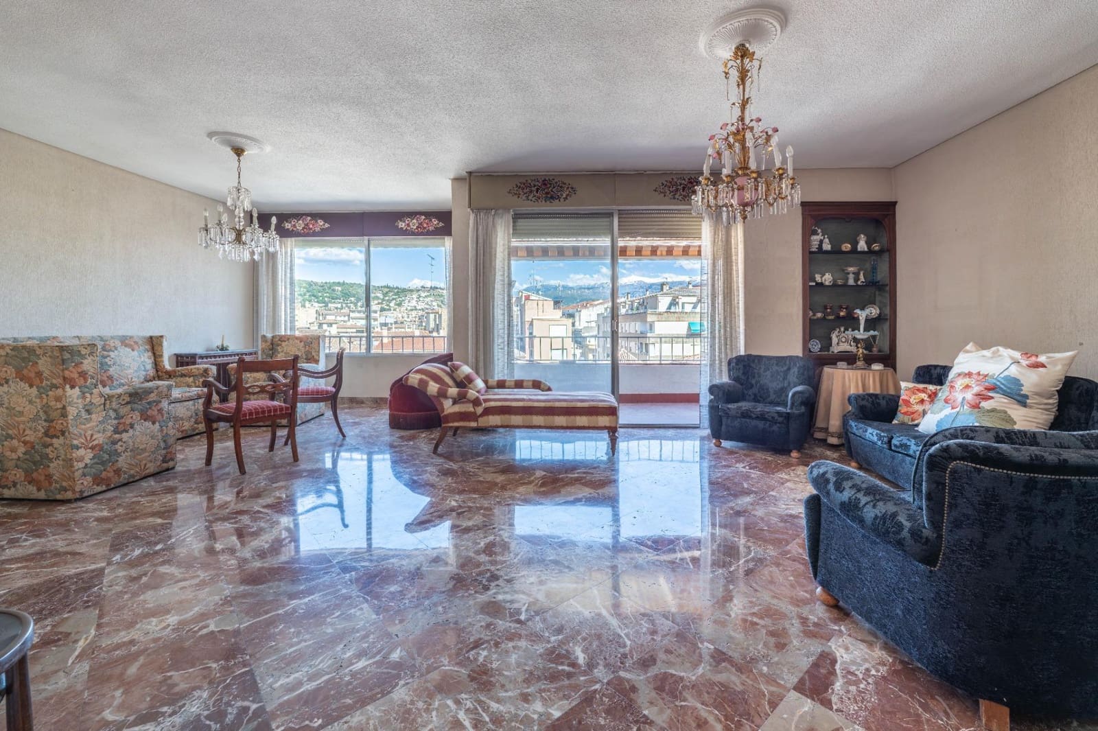 5 bedroom Flat for sale in Granada city with garage - € 790,000 (Ref: 10031973)