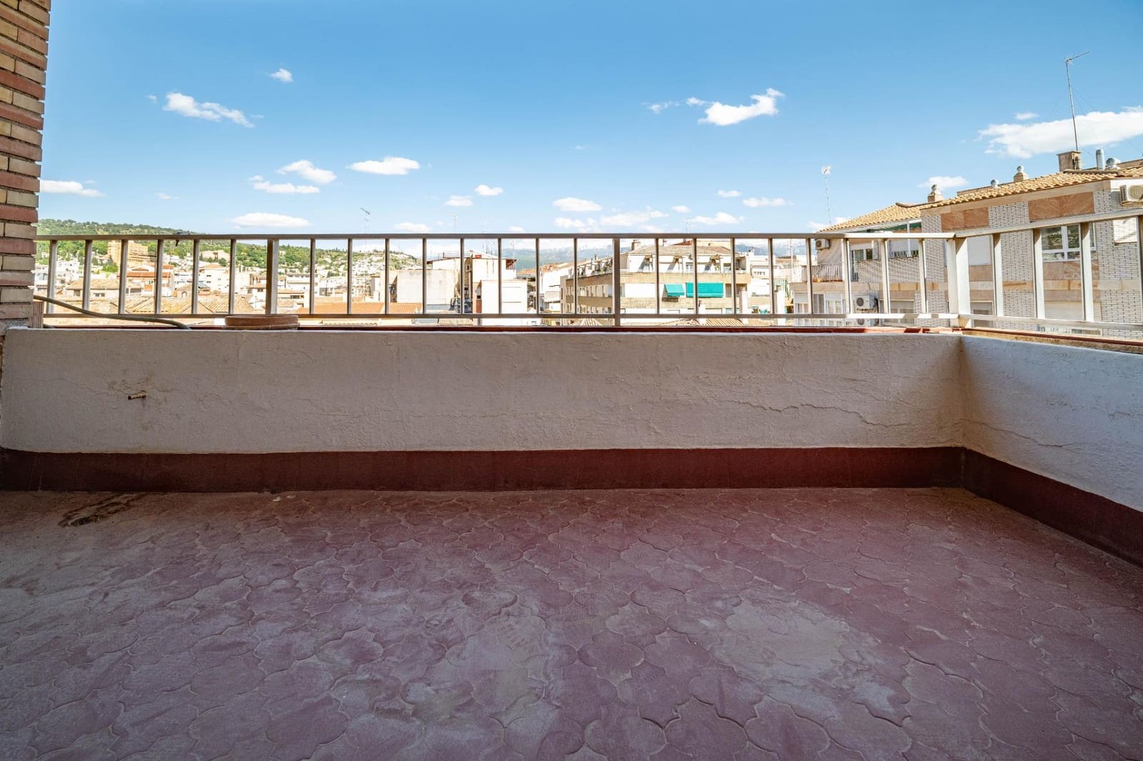 5 bedroom Flat for sale in Granada city with garage - € 790,000 (Ref: 10031973)