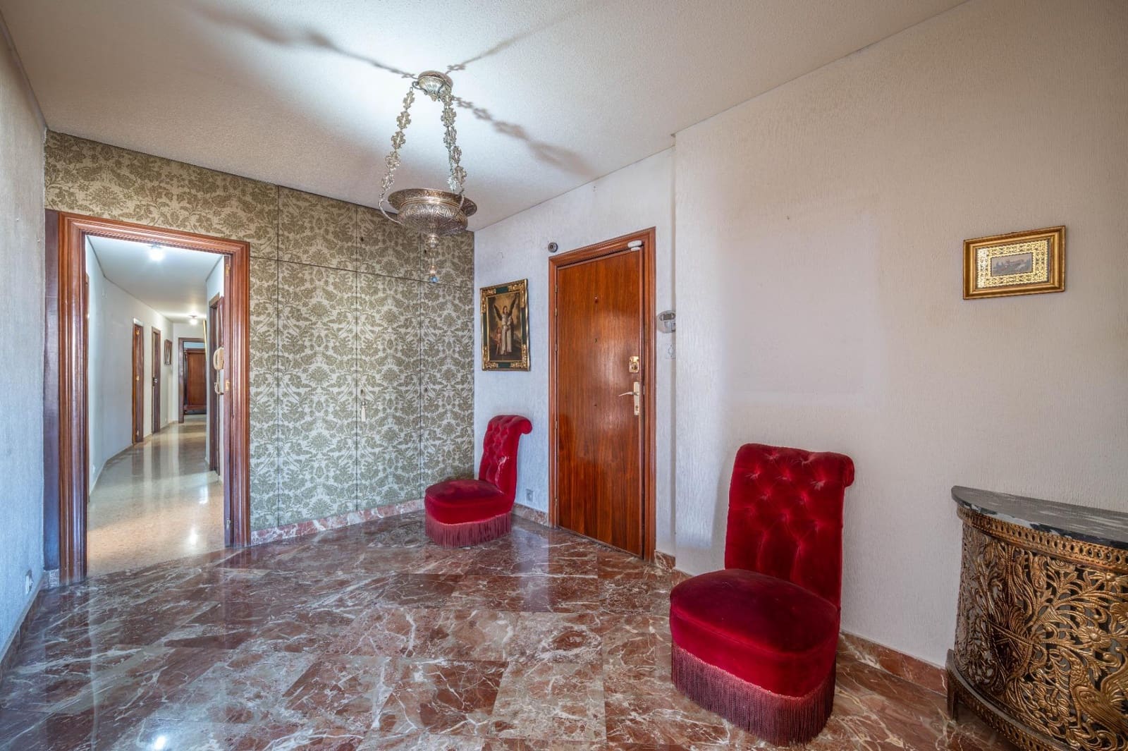 5 bedroom Flat for sale in Granada city with garage - € 790,000 (Ref: 10031973)