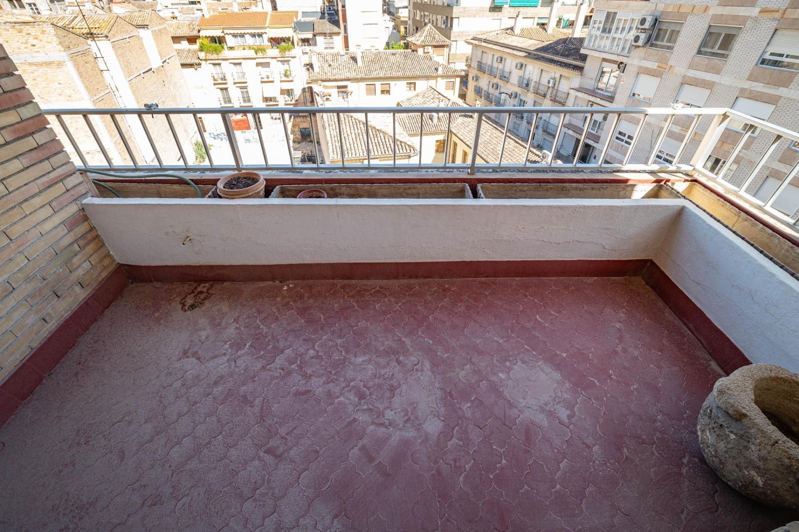 5 bedroom Flat for sale in Granada city with garage - € 790,000 (Ref: 10031973)