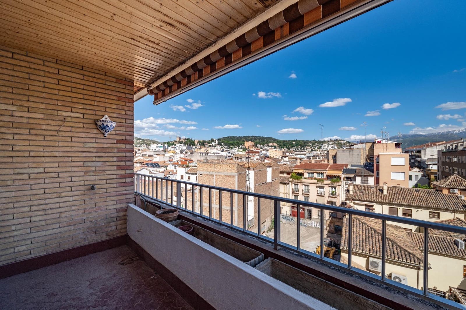 5 bedroom Flat for sale in Granada city with garage - € 790,000 (Ref: 10031973)