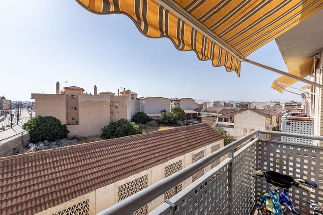 Piso de 3 habitaciones en Churriana de la Vega en venta con garaje - 230.000 € (Ref: 10031974)