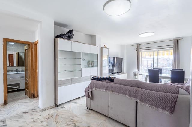 Piso de 3 habitaciones en Churriana de la Vega en venta con garaje - 230.000 € (Ref: 10031974)