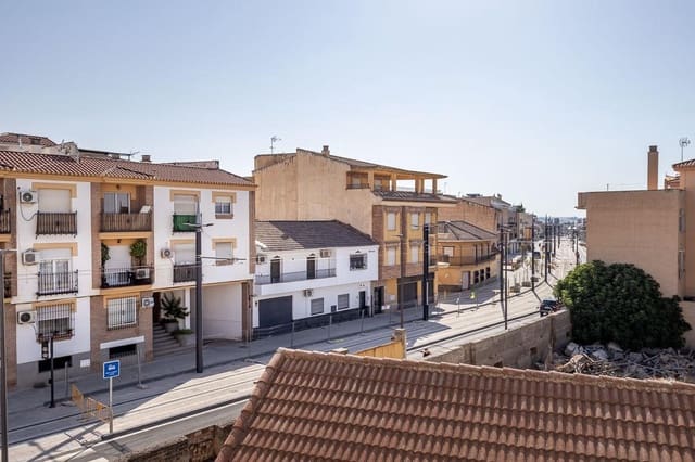 Piso de 3 habitaciones en Churriana de la Vega en venta con garaje - 230.000 € (Ref: 10031974)