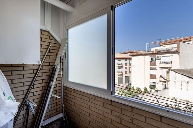 Piso de 3 habitaciones en Churriana de la Vega en venta con garaje - 230.000 € (Ref: 10031974)