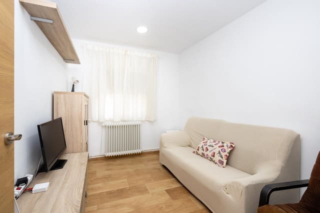 Piso de 3 habitaciones en Granada ciudad en venta - 197.000 € (Ref: 10033900)