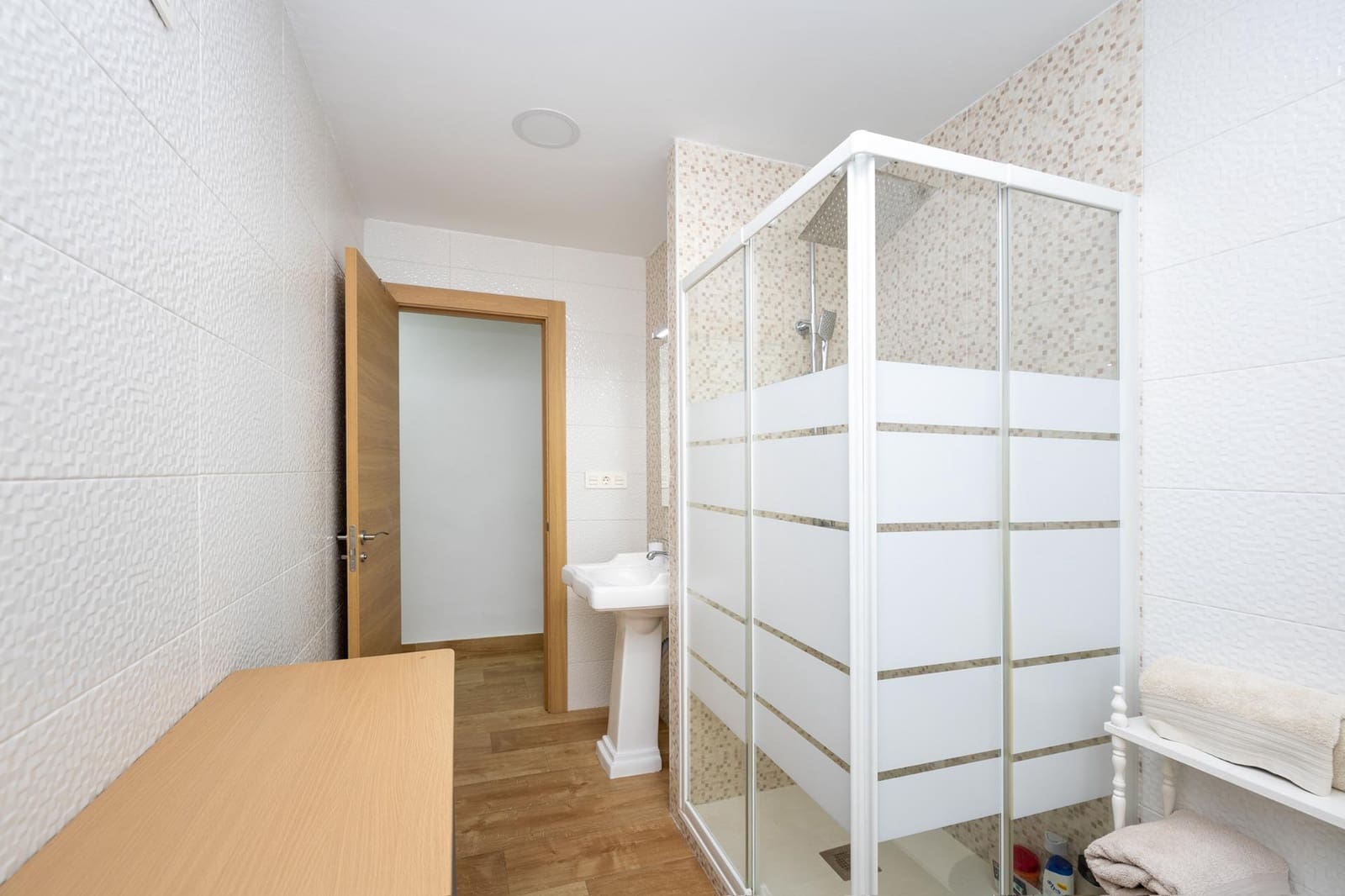 Piso de 3 habitaciones en Granada ciudad en venta - 197.000 € (Ref: 10033900)