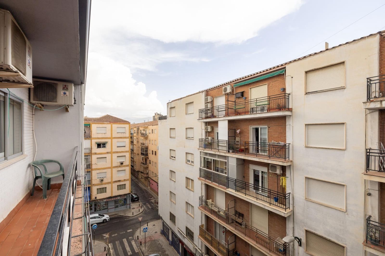 Piso de 3 habitaciones en Granada ciudad en venta - 197.000 € (Ref: 10033900)