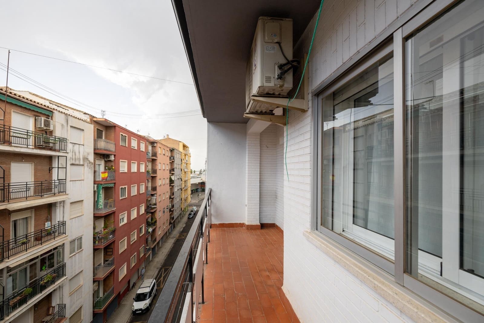 Piso de 3 habitaciones en Granada ciudad en venta - 197.000 € (Ref: 10033900)