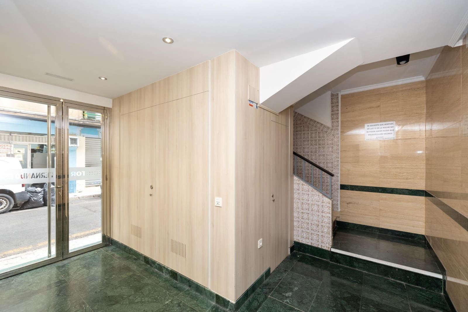 Piso de 3 habitaciones en Granada ciudad en venta - 197.000 € (Ref: 10033900)