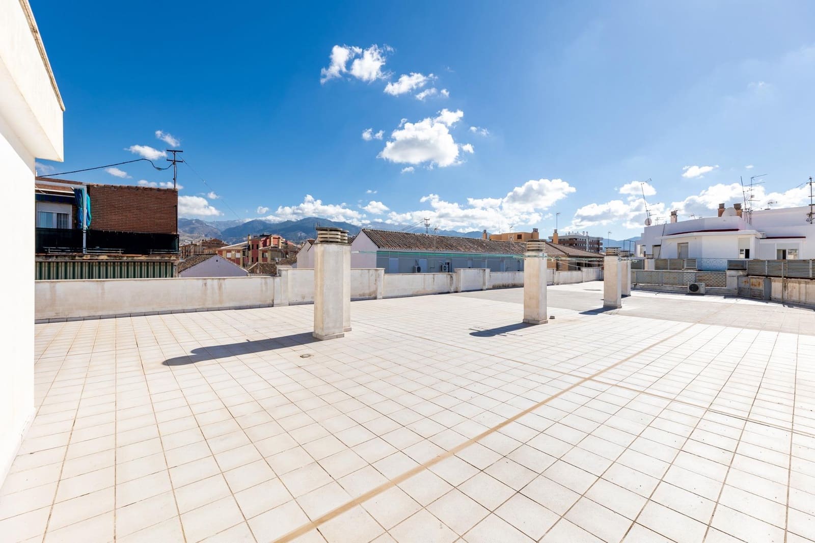 3 Zimmer Wohnung zu verkaufen in Granada Stadt mit Garage - 259.000 € (Ref: 10035566)