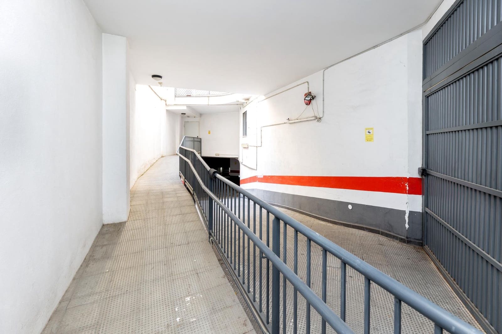 3 Zimmer Wohnung zu verkaufen in Granada Stadt mit Garage - 259.000 € (Ref: 10035566)