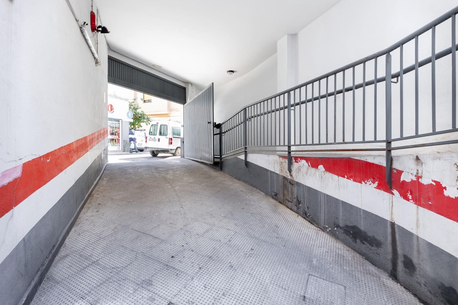 3 Zimmer Wohnung zu verkaufen in Granada Stadt mit Garage - 259.000 € (Ref: 10035566)
