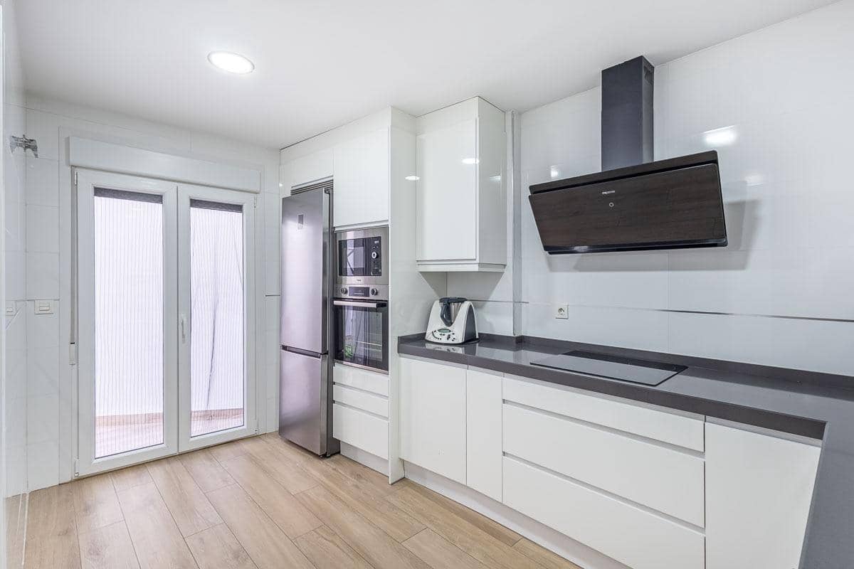 4 soveværelse Rækkehus til salg i Churriana de la Vega - € 245.000 (Ref: 10035567)