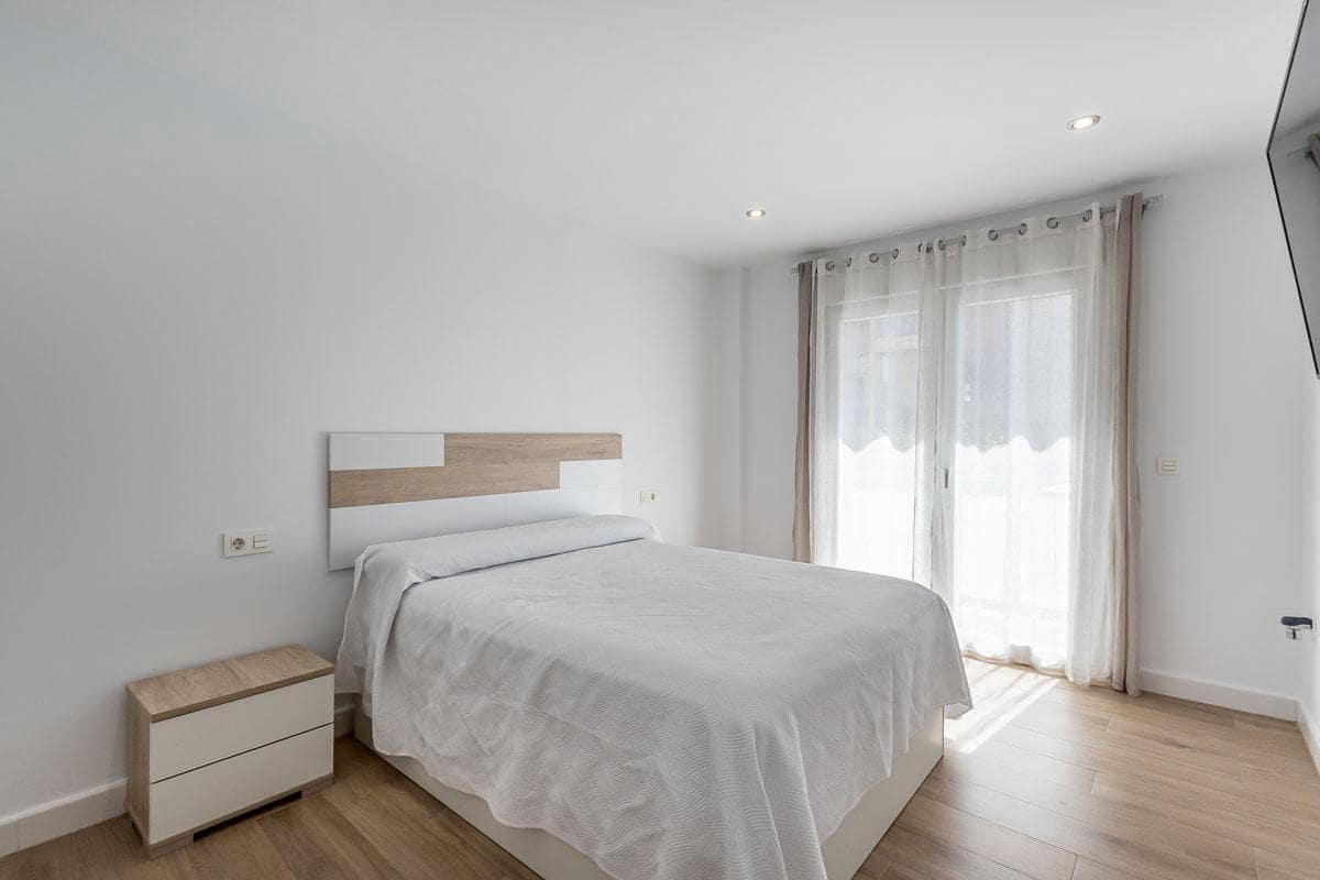 4 soveværelse Rækkehus til salg i Churriana de la Vega - € 245.000 (Ref: 10035567)