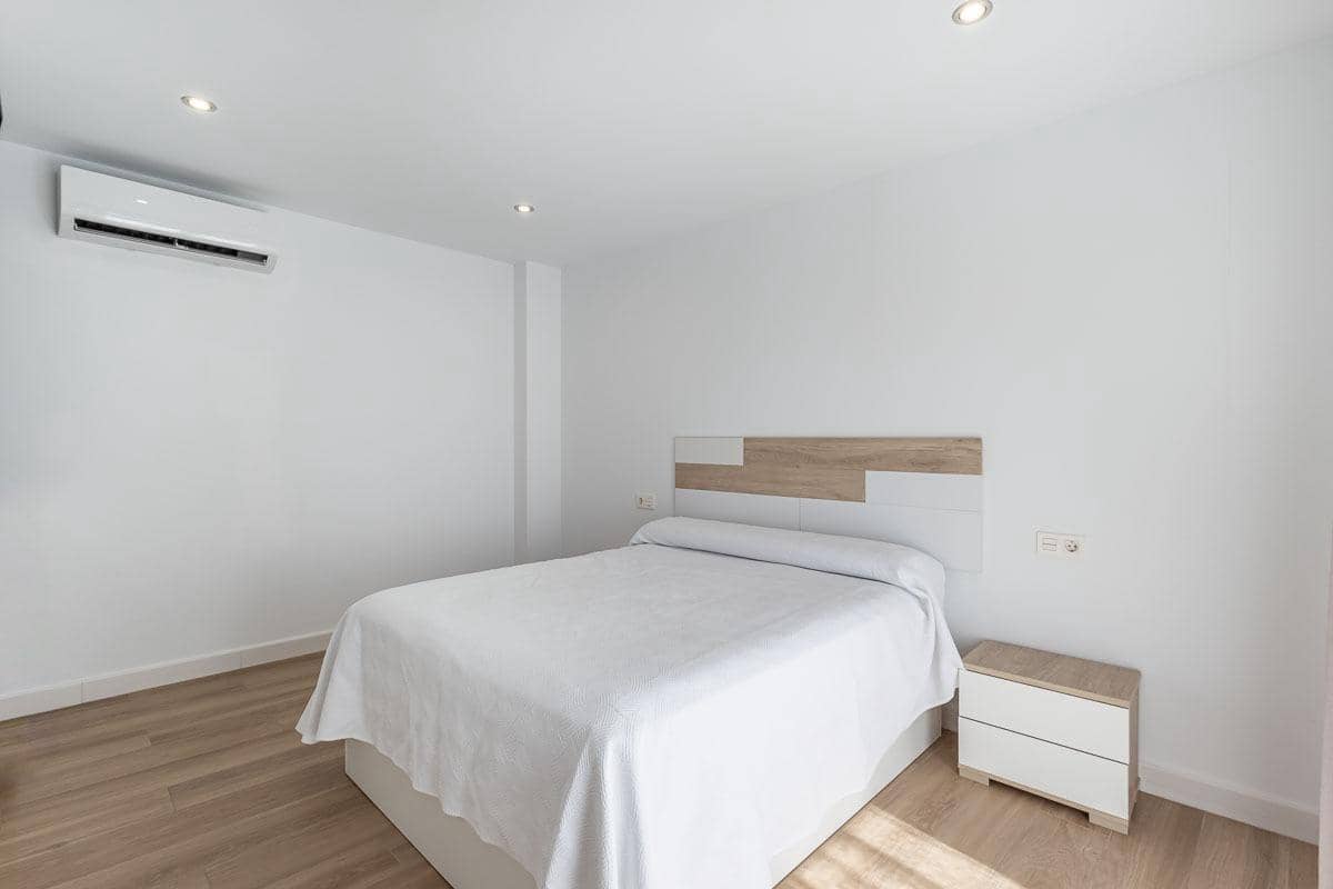 4 soveværelse Rækkehus til salg i Churriana de la Vega - € 245.000 (Ref: 10035567)