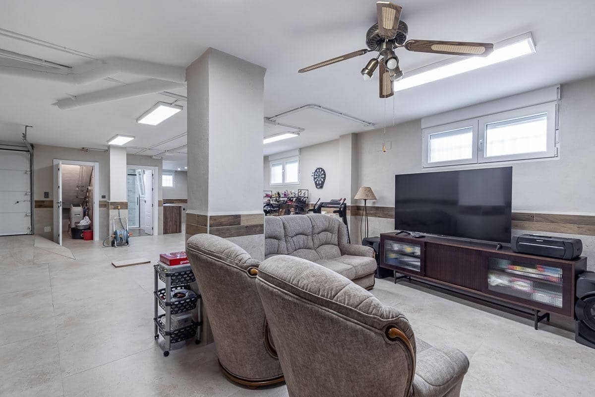 4 chambre Villa/Maison Semi-Mitoyenne à vendre à Peligros avec garage - 349 000 € (Ref: 10041323)
