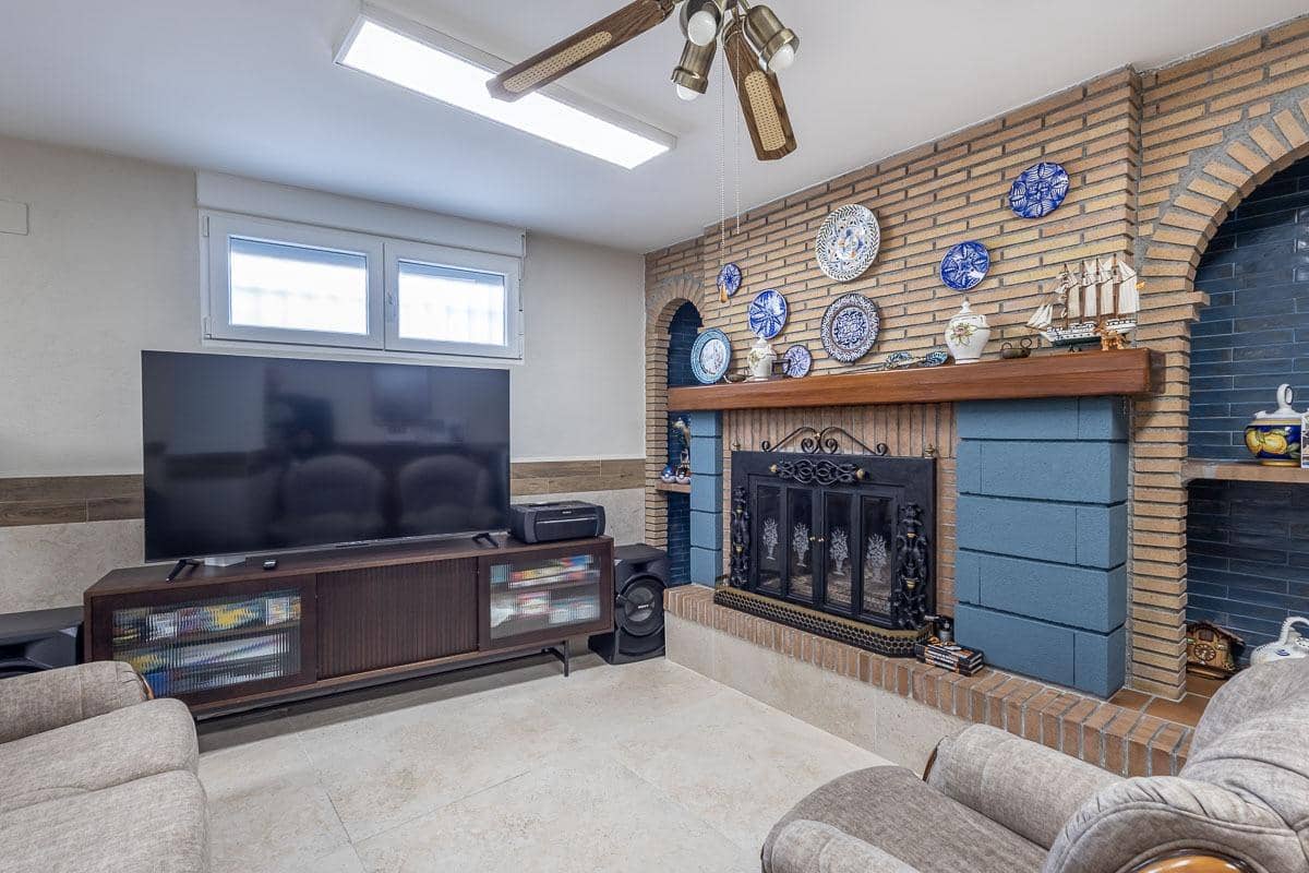 4 chambre Villa/Maison Semi-Mitoyenne à vendre à Peligros avec garage - 349 000 € (Ref: 10041323)