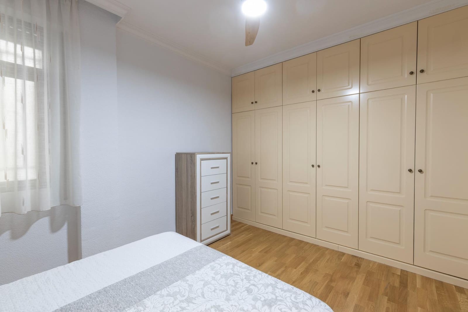 3 bedroom Flat for sale in Granada city - € 340,000 (Ref: 10041326)