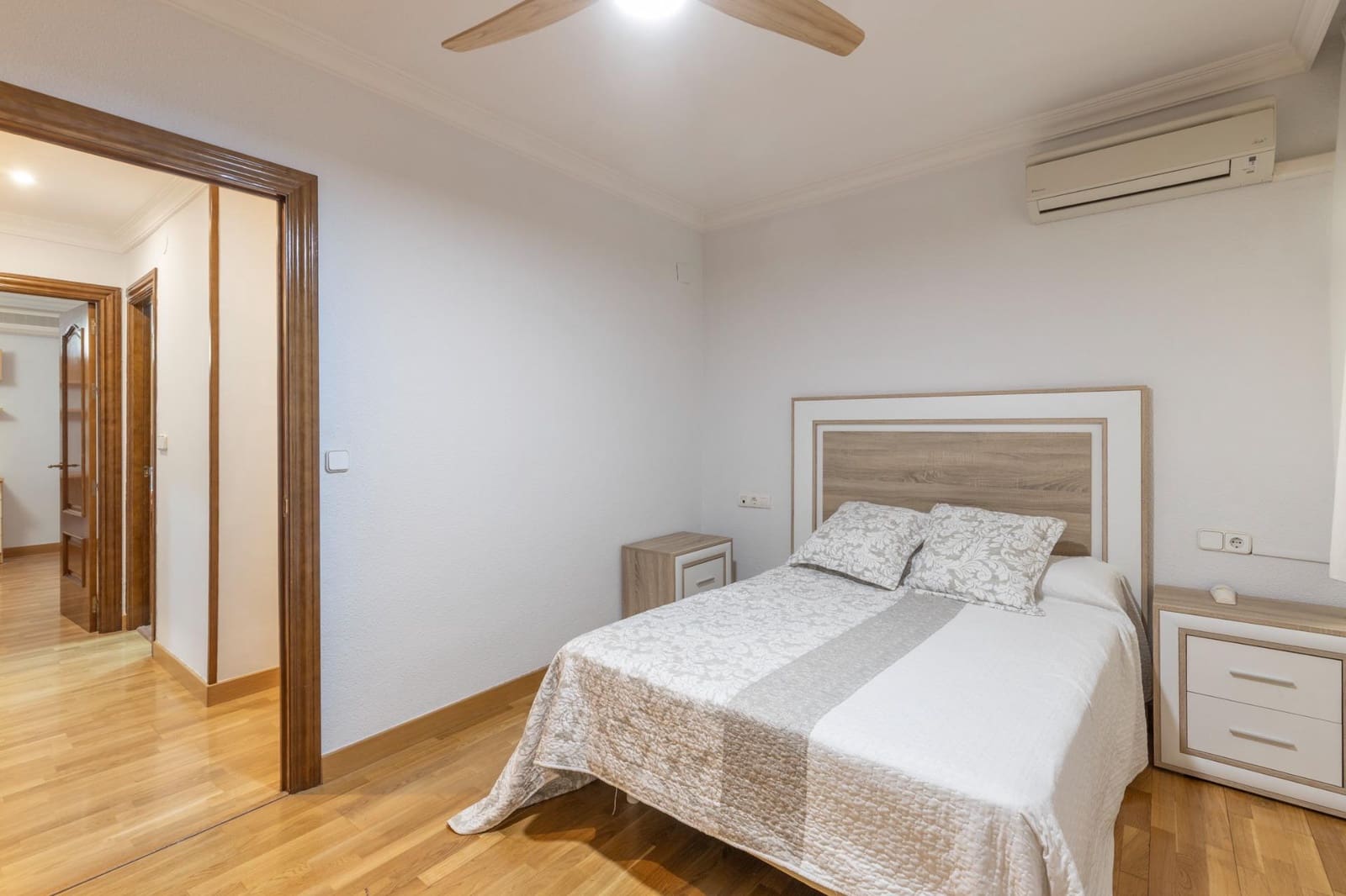 3 bedroom Flat for sale in Granada city - € 340,000 (Ref: 10041326)