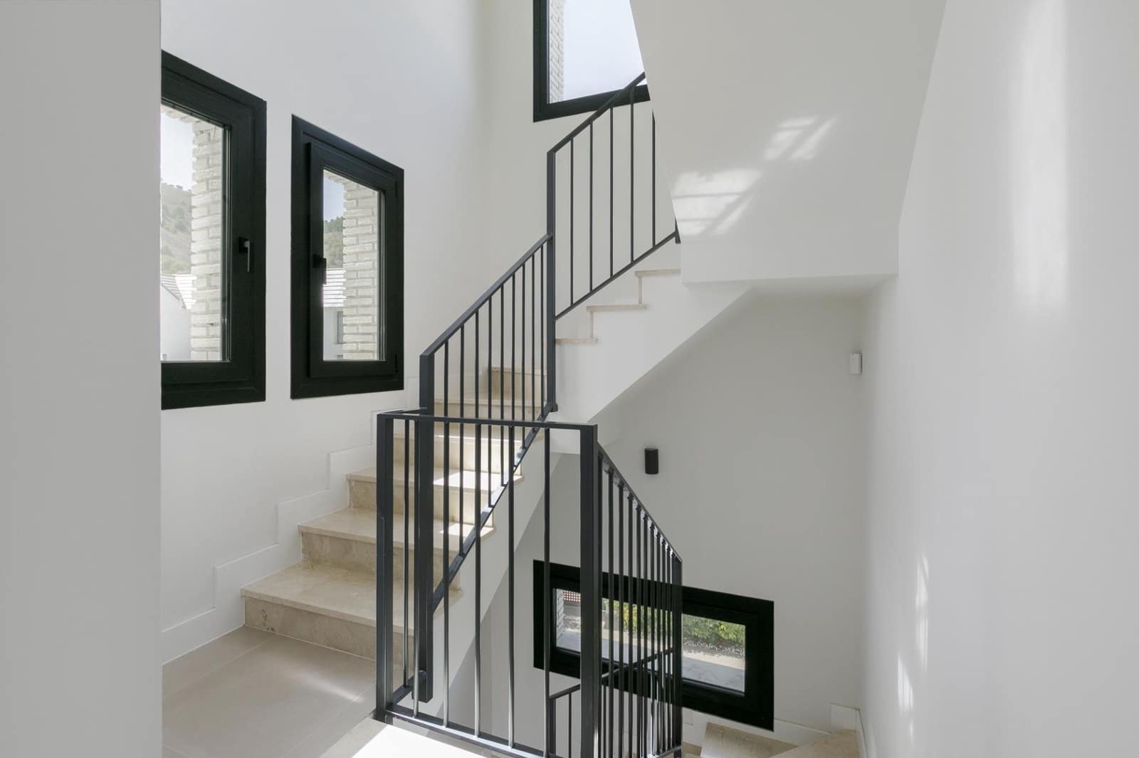 4 chambre Villa/Maison à vendre à Dilar avec piscine garage - 365 000 € (Ref: 10041327)
