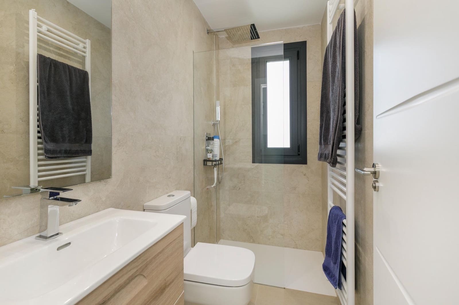 4 chambre Villa/Maison à vendre à Dilar avec piscine garage - 365 000 € (Ref: 10041327)