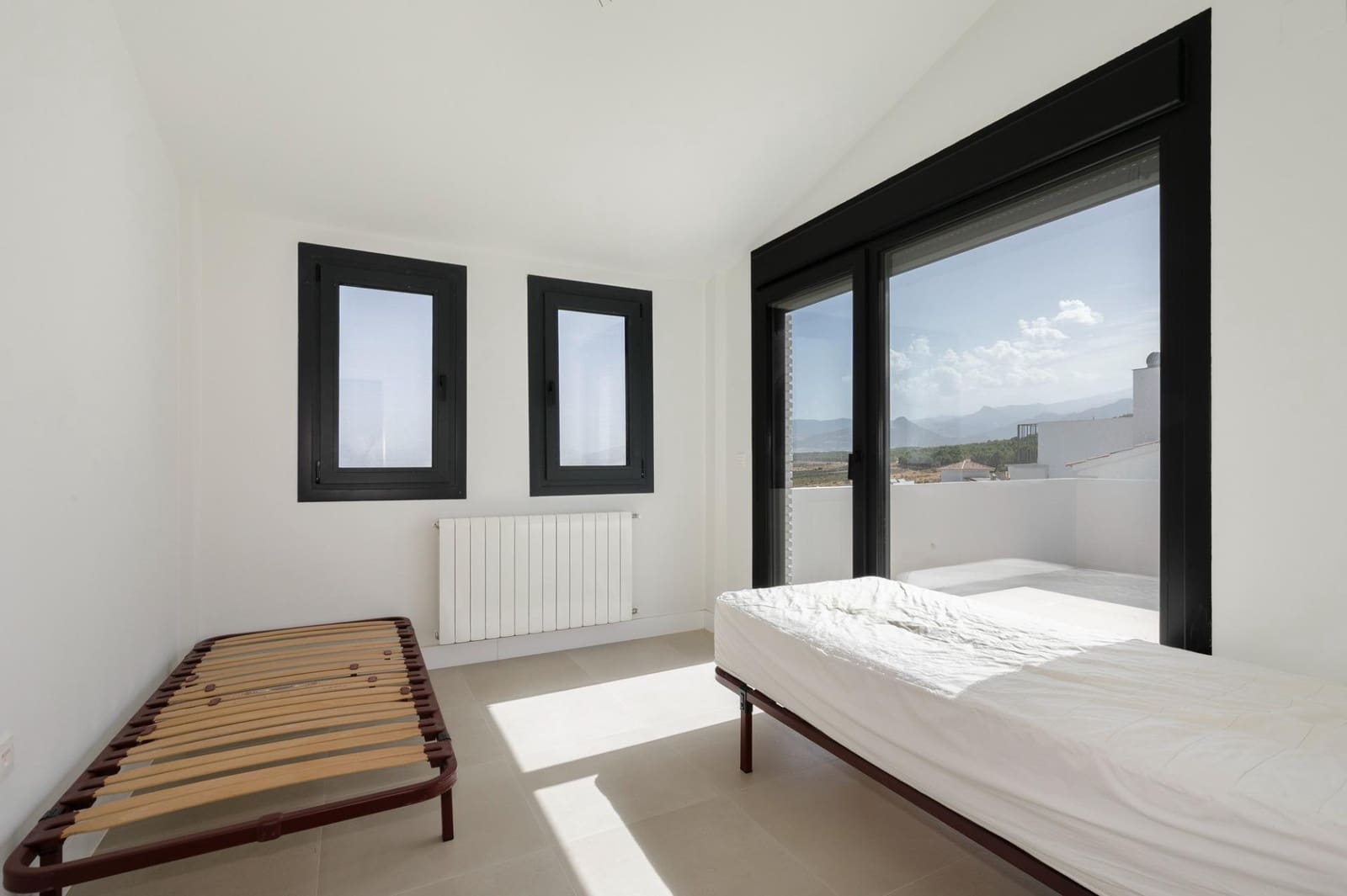 4 chambre Villa/Maison à vendre à Dilar avec piscine garage - 365 000 € (Ref: 10041327)