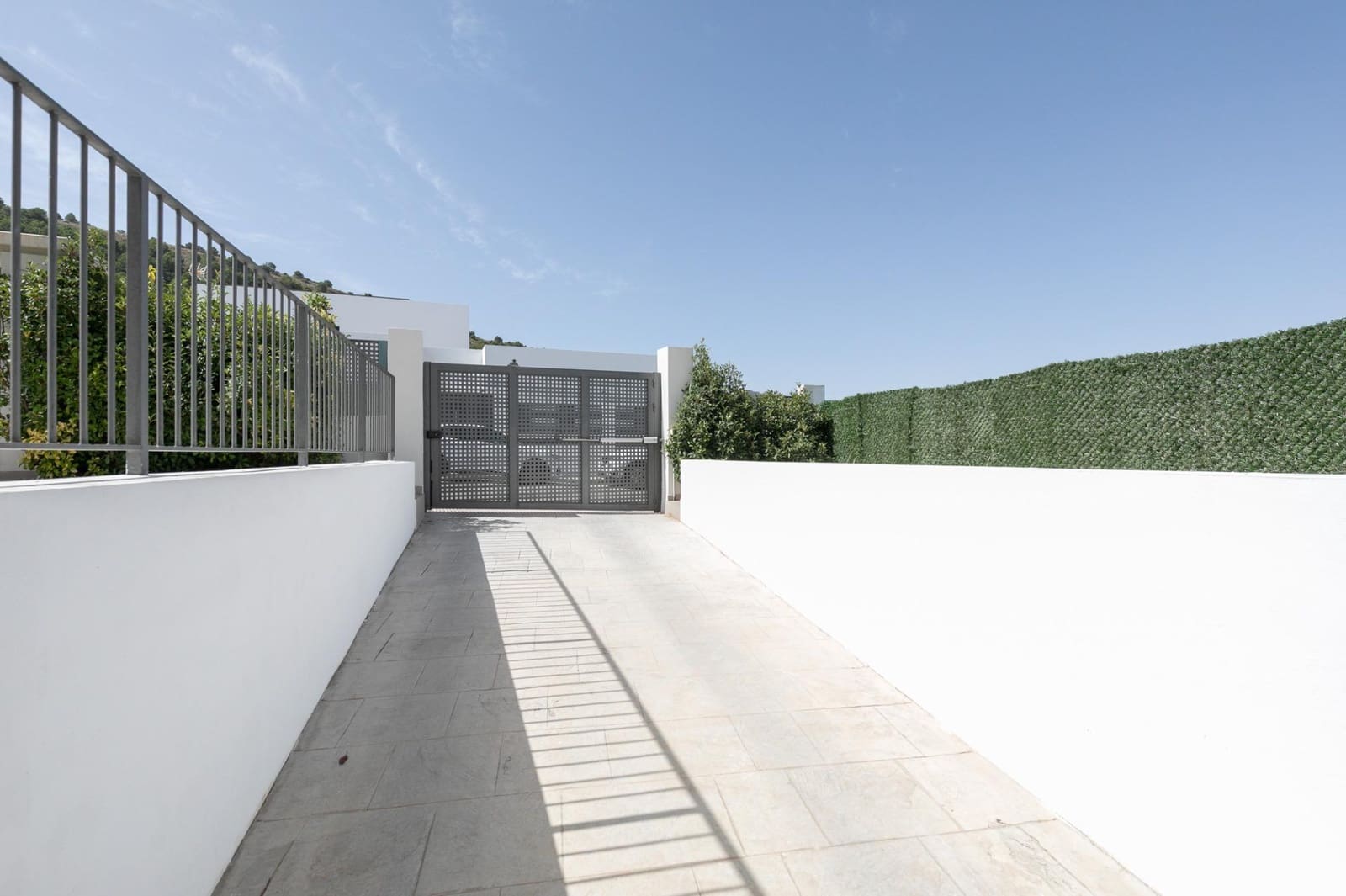 4 chambre Villa/Maison à vendre à Dilar avec piscine garage - 365 000 € (Ref: 10041327)