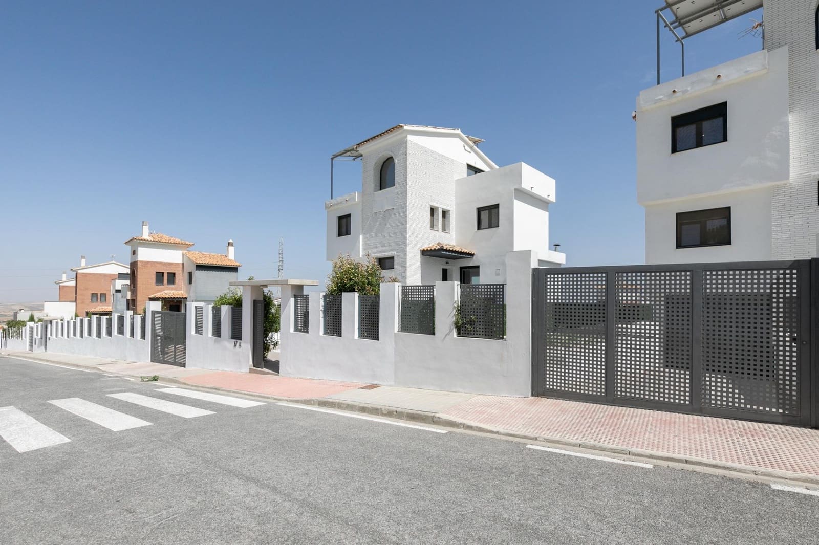 4 chambre Villa/Maison à vendre à Dilar avec piscine garage - 365 000 € (Ref: 10041327)