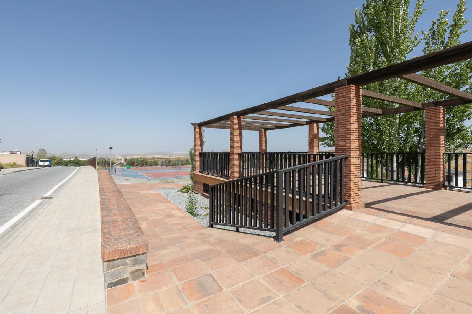 4 chambre Villa/Maison à vendre à Dilar avec piscine garage - 365 000 € (Ref: 10041327)